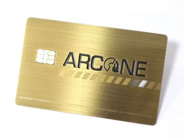 Karta chipowa z metalowym złotem, małym kontaktem i chipem z panelem podpisu z paskiem magnetycznym