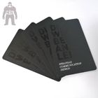 Dostosowana karta członkowska z matowego czarnego plastiku PVC o wymiarach 85,5x54x0,76mm
