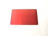 Czerwona metalowa karta członkowska 1,2 mm z wykończeniem szczotką wiórową