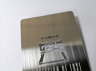 Niestandardowe metalowe wizytówki wycinane laserowo grawerowane złote srebrne szczotkowane