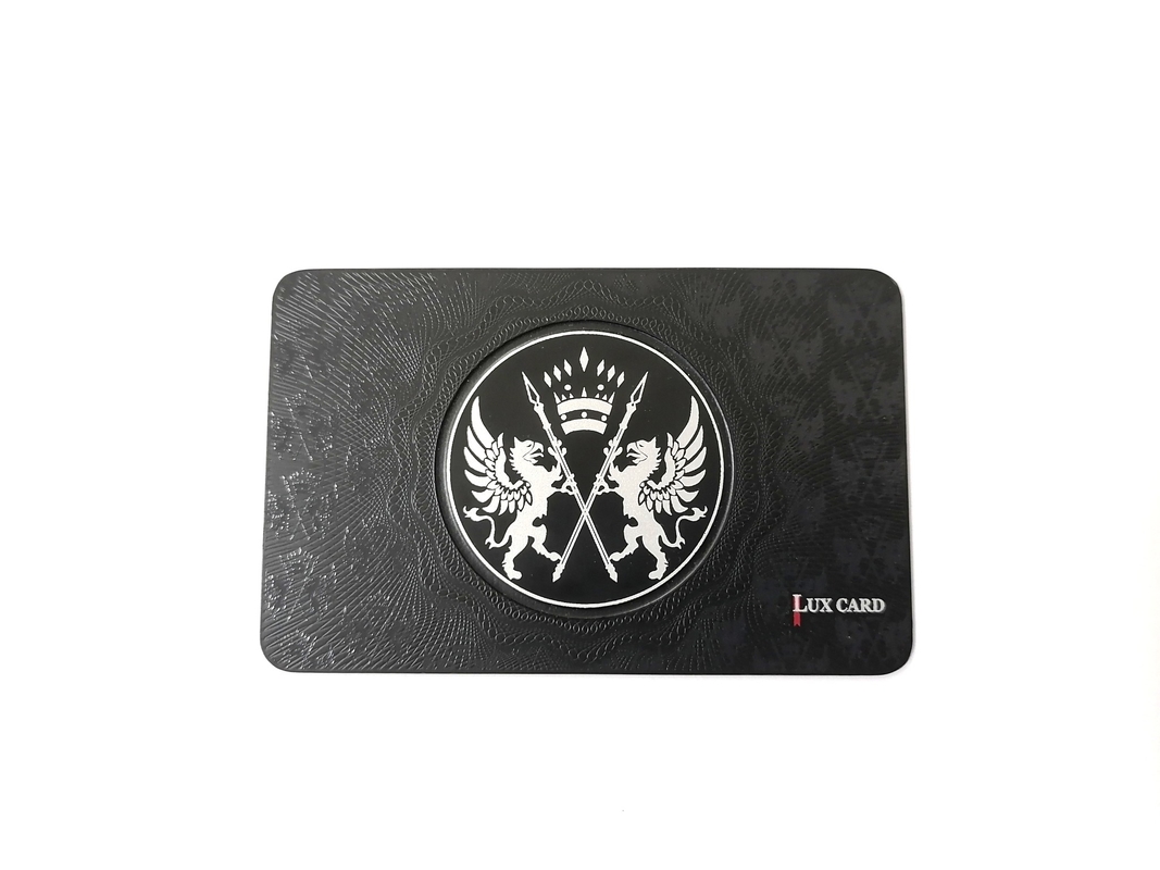 CR80 Matowe czarne metalowe wizytówki 0,8 mm Wytłaczane niestandardowe logo